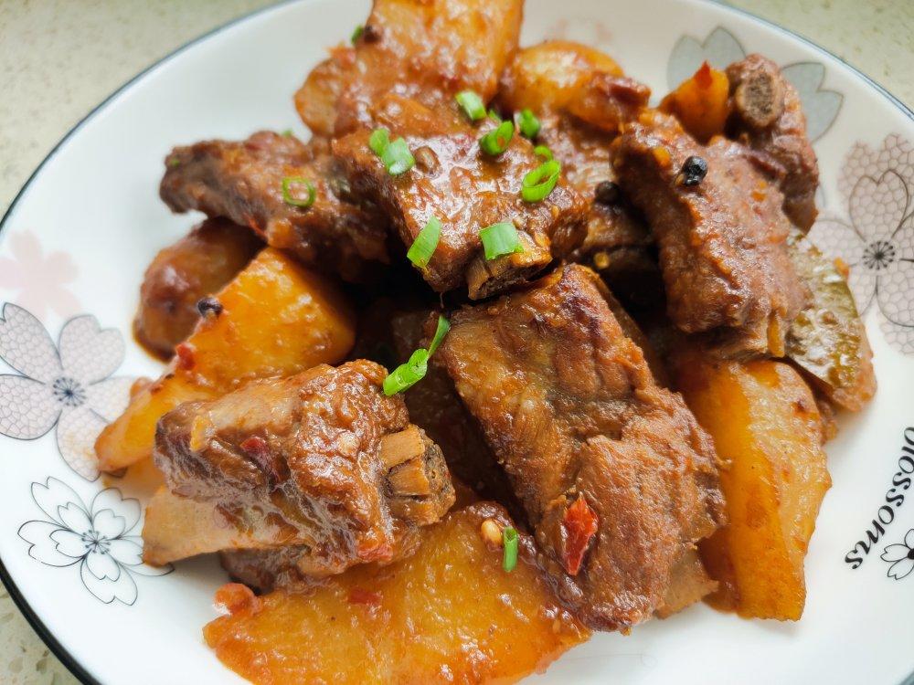 土豆炖排骨