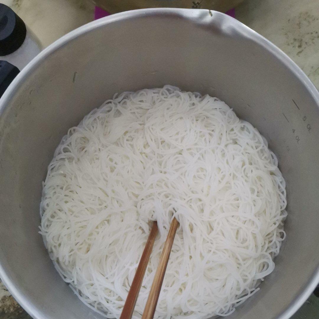 宇宙无敌好吃的西红柿鸡蛋面 三口之家的快手一餐