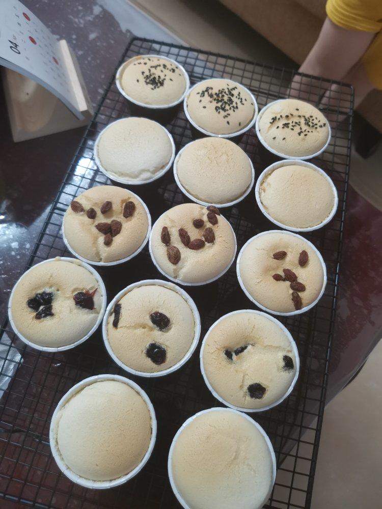 不塌不凹的纸杯戚风蛋糕