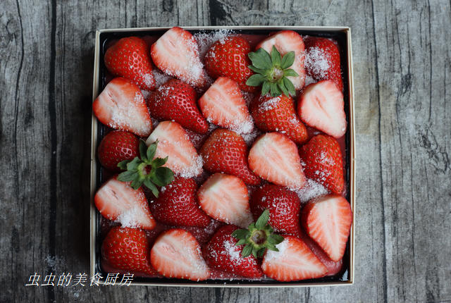 草莓提拉米苏