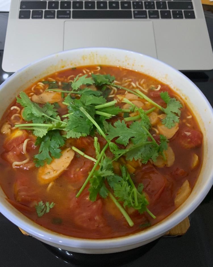 煮方便面（蕃茄味