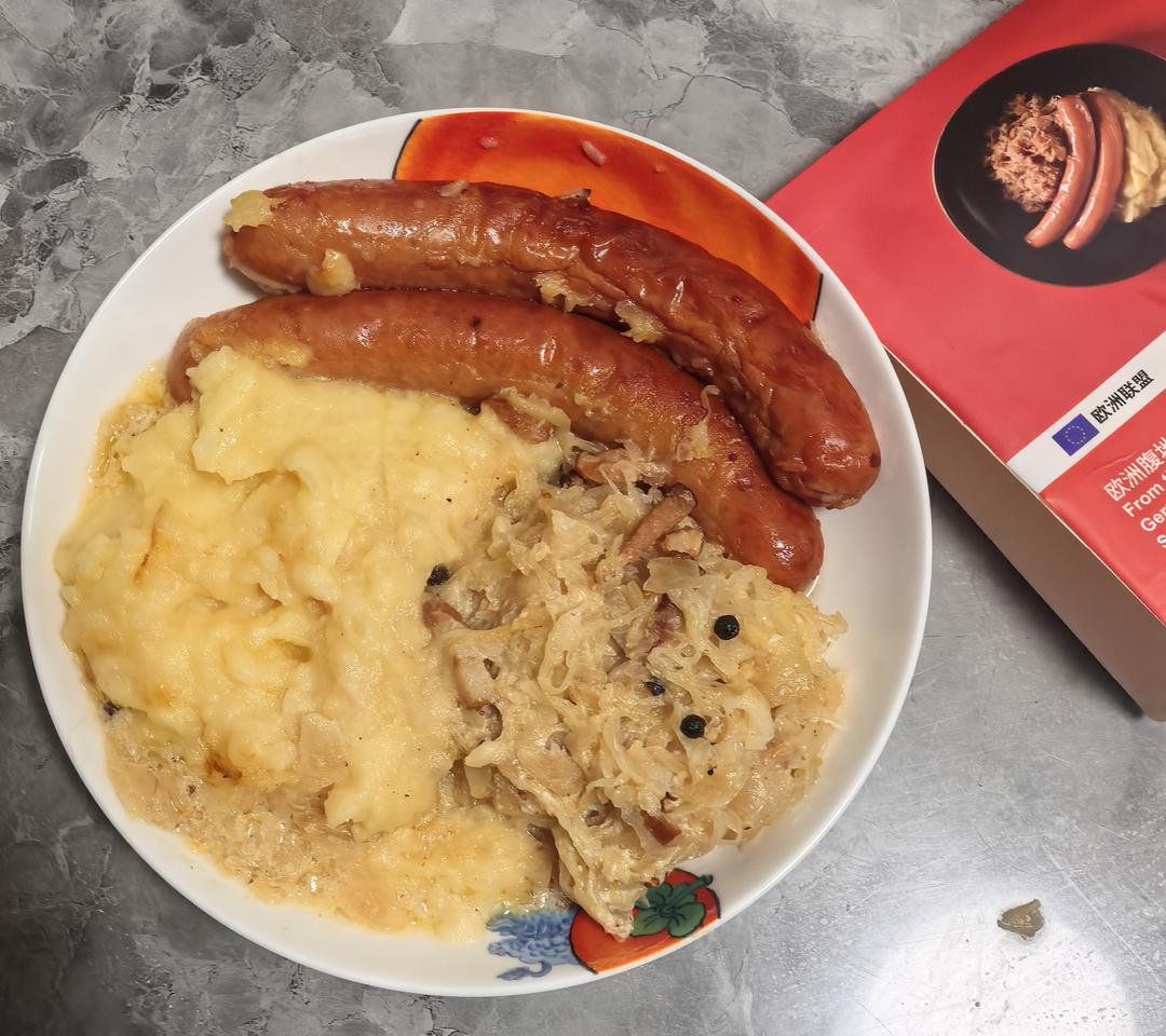 欧洲腹地·甄选德式香肠配培根酸菜