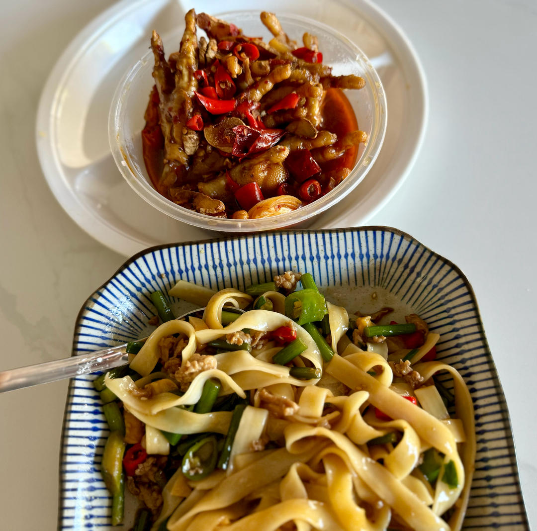 蒜苔炒肉末，三碗米饭都不够吃