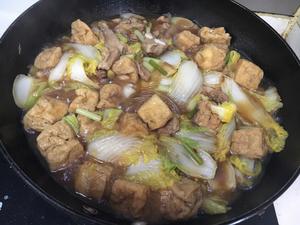豆腐泡炖白菜的做法 步骤4