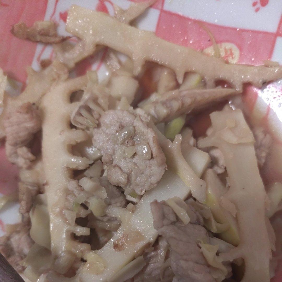 肉炒雷竹笋～尝一口春天的鲜（附雷笋处理方法）