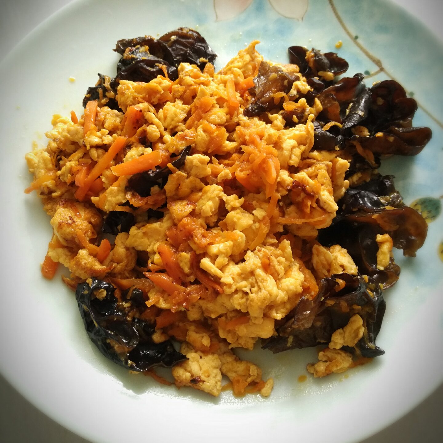 胡萝卜木耳炒蛋