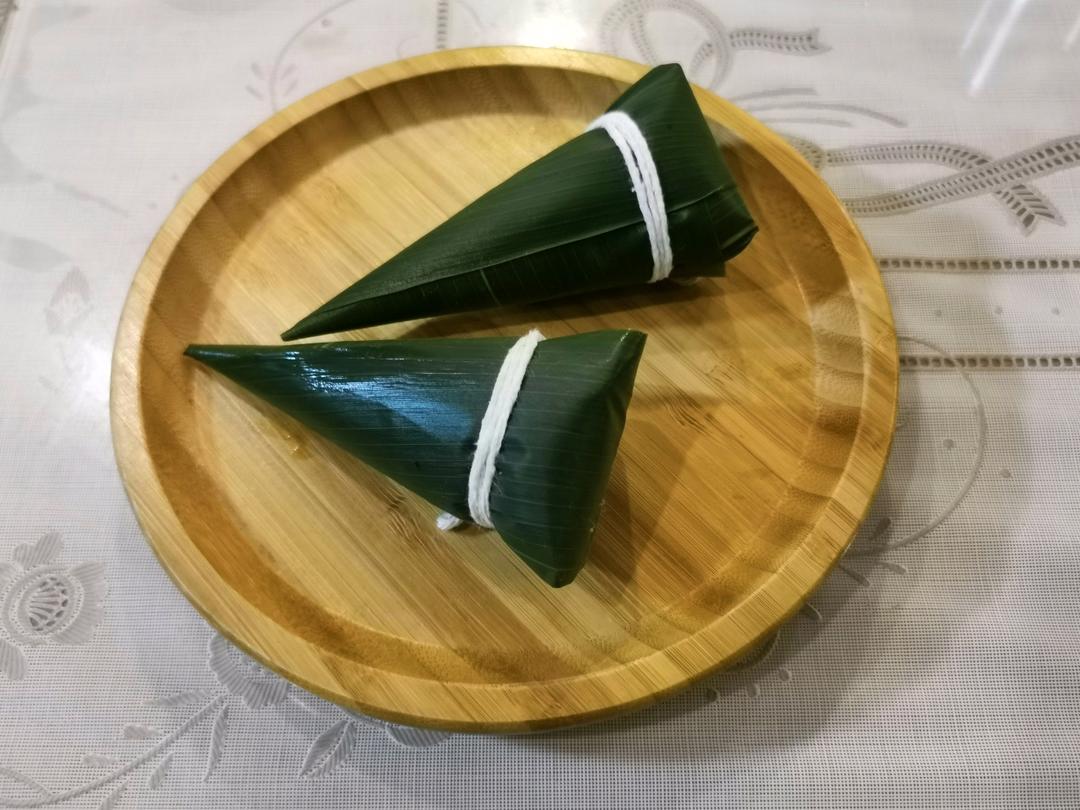牛角小粽子包法视频详解---白粽&鲜肉粽