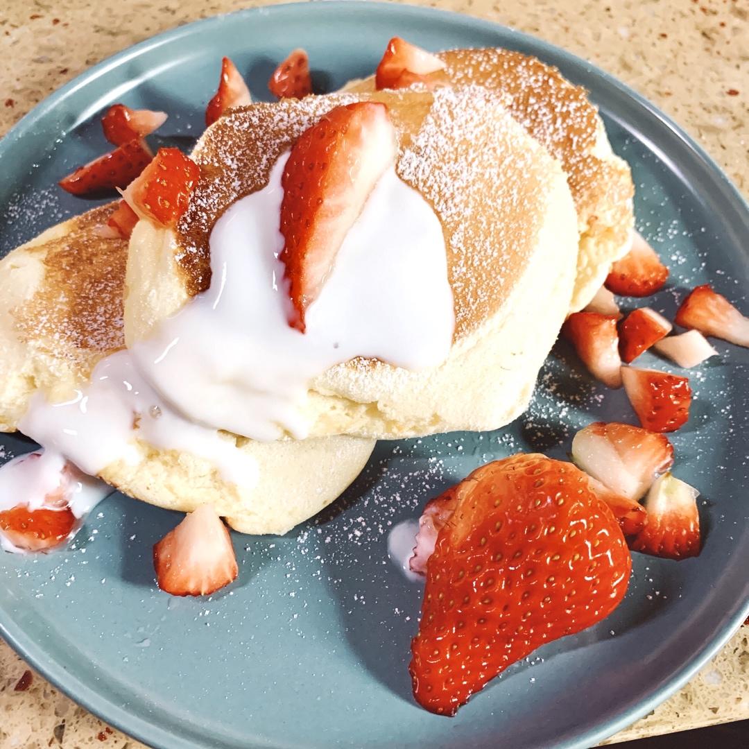 不用烤箱 15分钟无油低糖的舒芙蕾蛋糕松饼 🥞 蓬松绵软