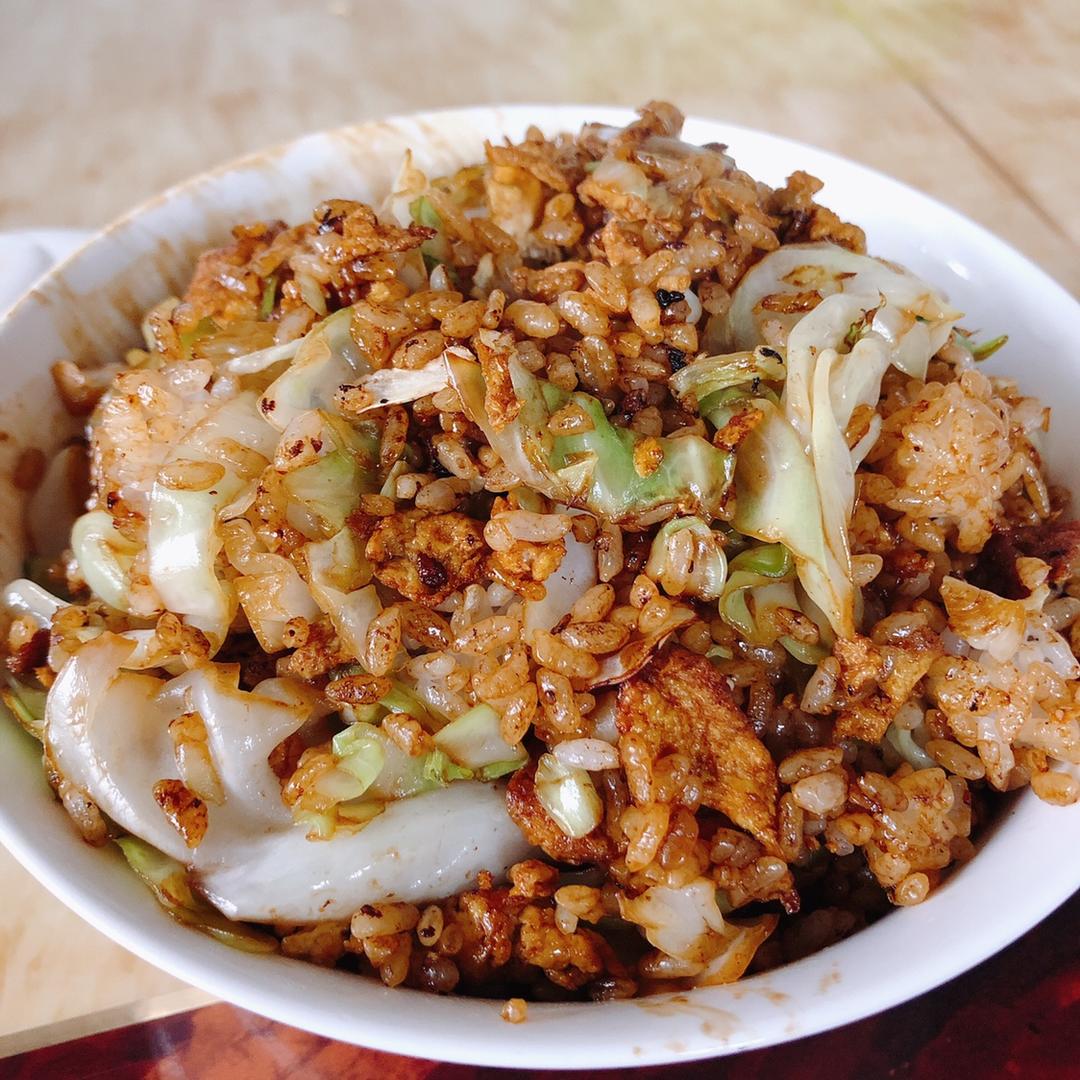 圆白菜酱油炒饭