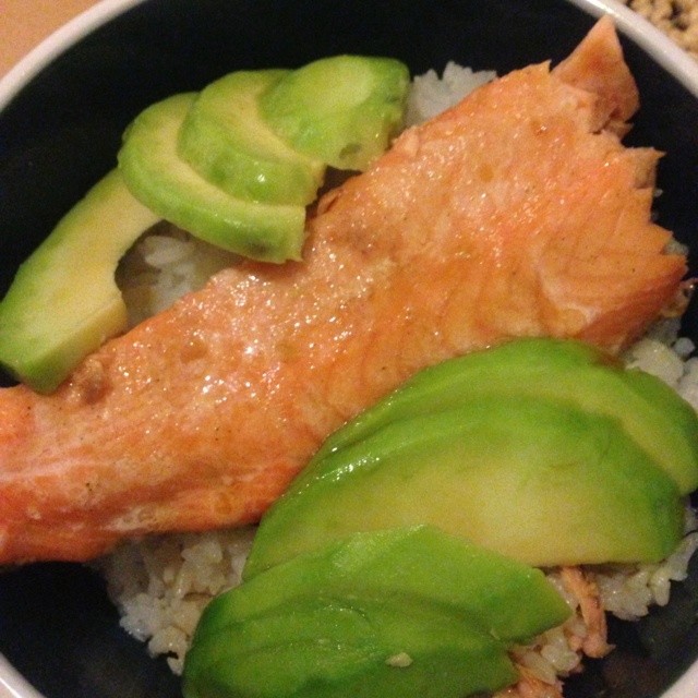 三文鱼牛油果拌饭