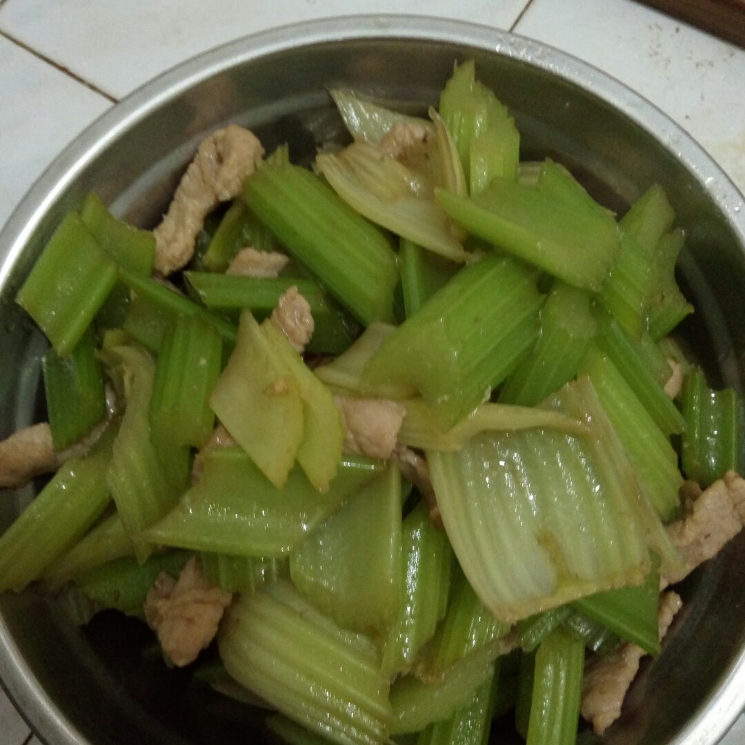 西芹炒肉
