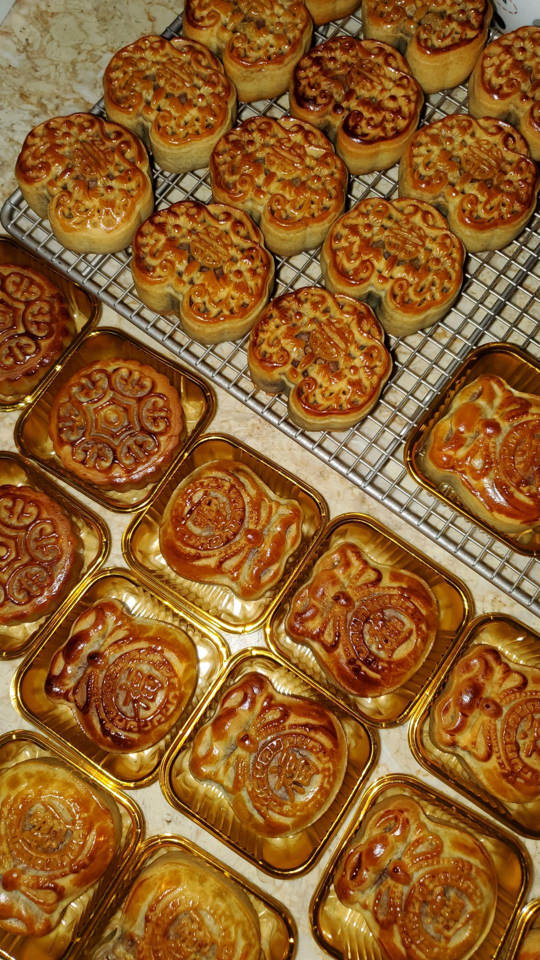 广式月饼—蛋黄莲蓉月饼