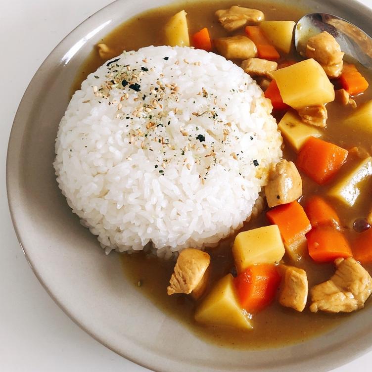 土豆咖喱鸡肉饭