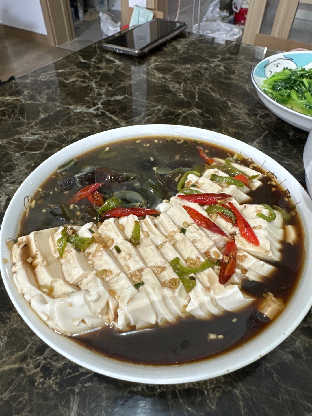 双椒拌皮蛋豆腐