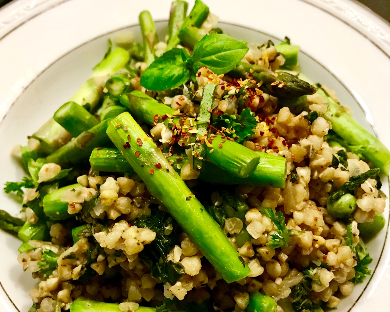 芦笋青豆菠菜荞麦烩饭 buckwheat risotto w asparagus and peas的做法