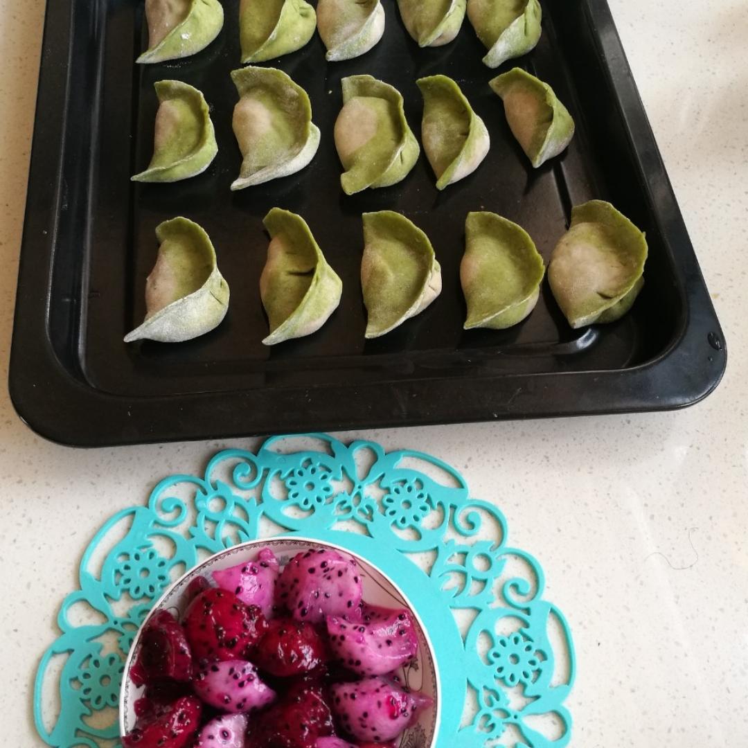 七彩饺子！彩色饺子～