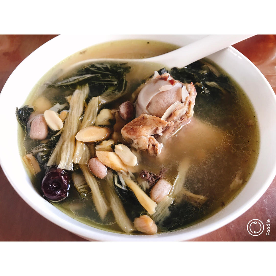 稀饭麻麻做的菜干猪骨汤