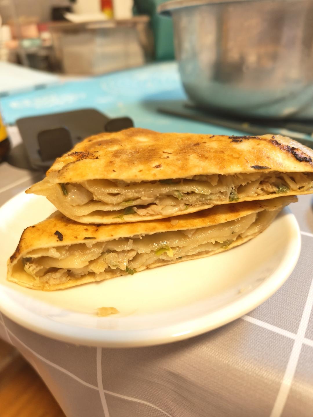 猪肉大葱千层肉饼，皮薄如纸层次丰富外酥里软，馅饼这样做，图文详解一次成功！