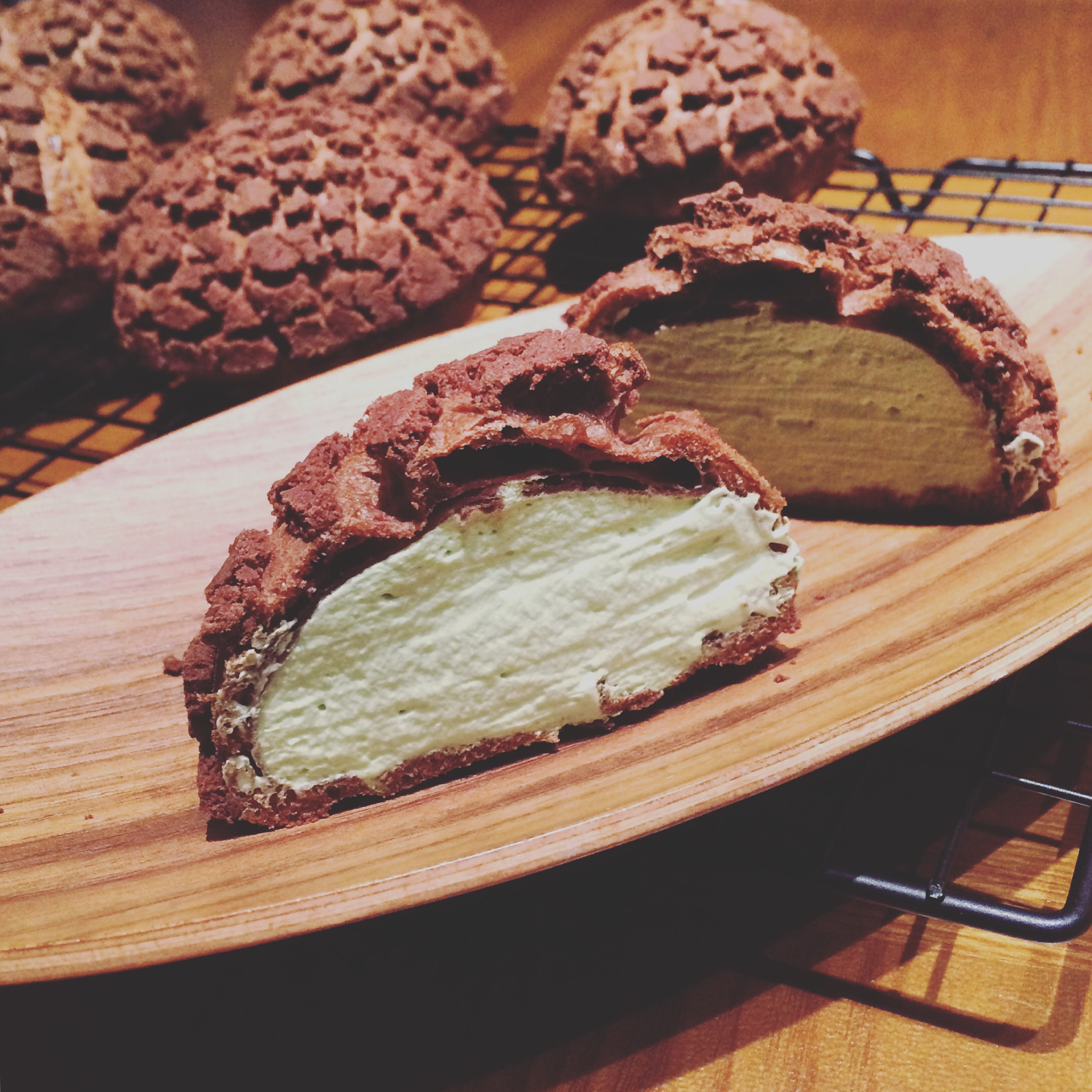 巧克力酥皮泡芙