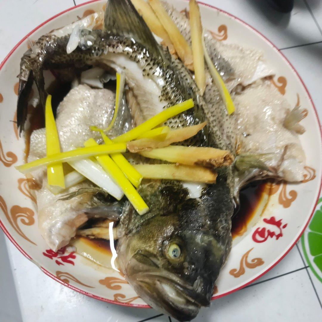 10分钟做 清蒸鲈鱼 （附切鱼图解）