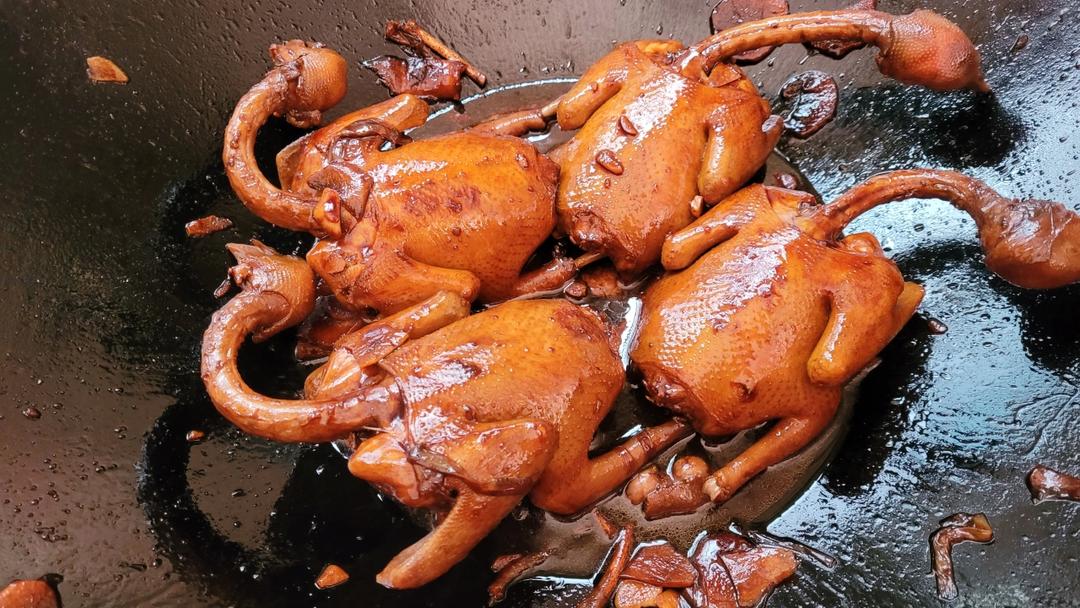 广东名菜-豉油王乳鸽