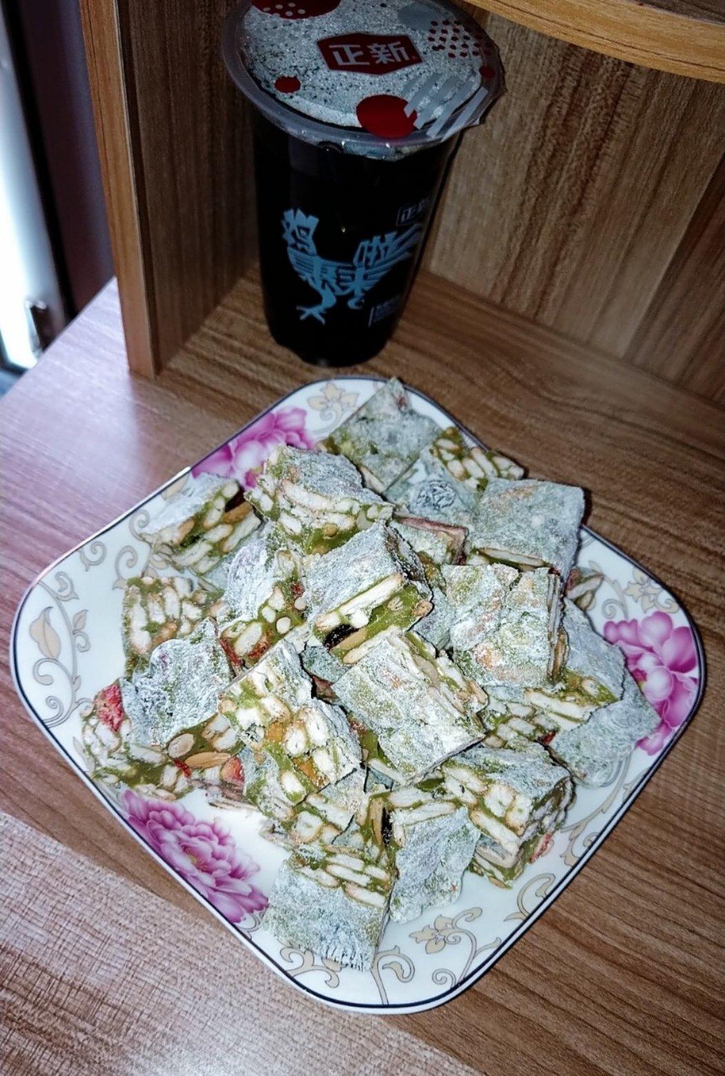彩虹雪花酥