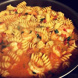 蕃茄鮮蝦意麵 Tomato Shrimp Rotini的做法 步骤7