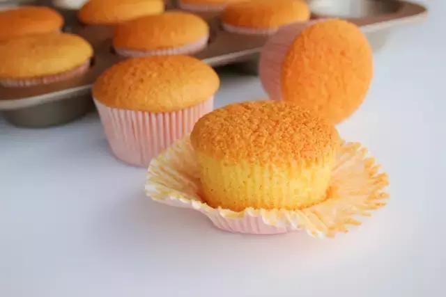 广州帝一餐饮汴京茶寮师傅教你海绵蛋糕的做法