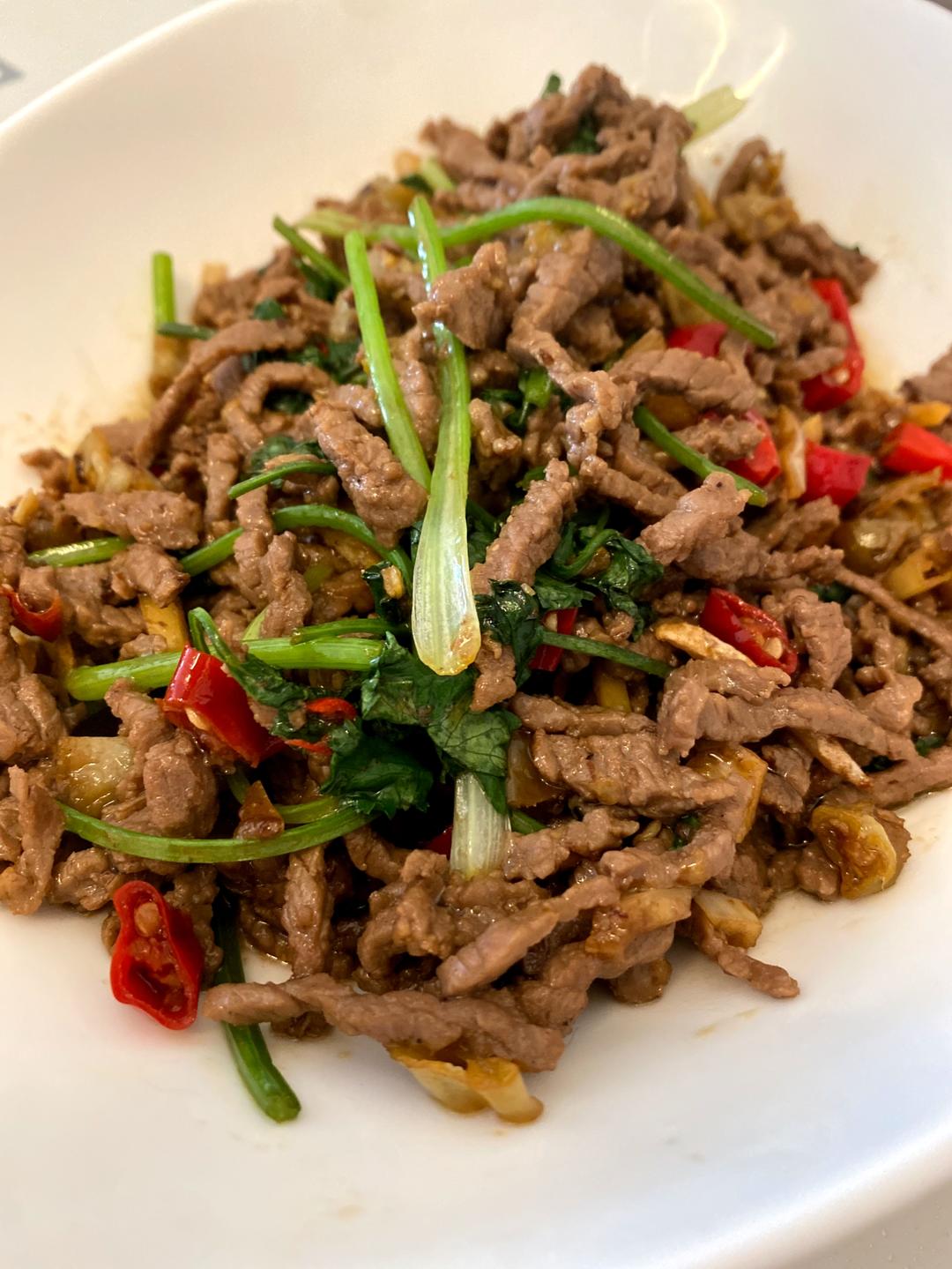 酸酸辣辣的泡椒牛肉