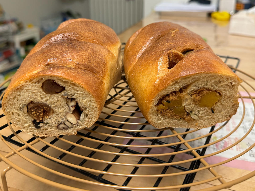 终于用空气炸锅做出外焦里嫩的全麦面包啦