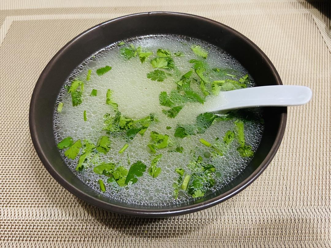 厨师长教你：“羊肉汤”的家常做法，天气冷了喝一口全身都暖暖的