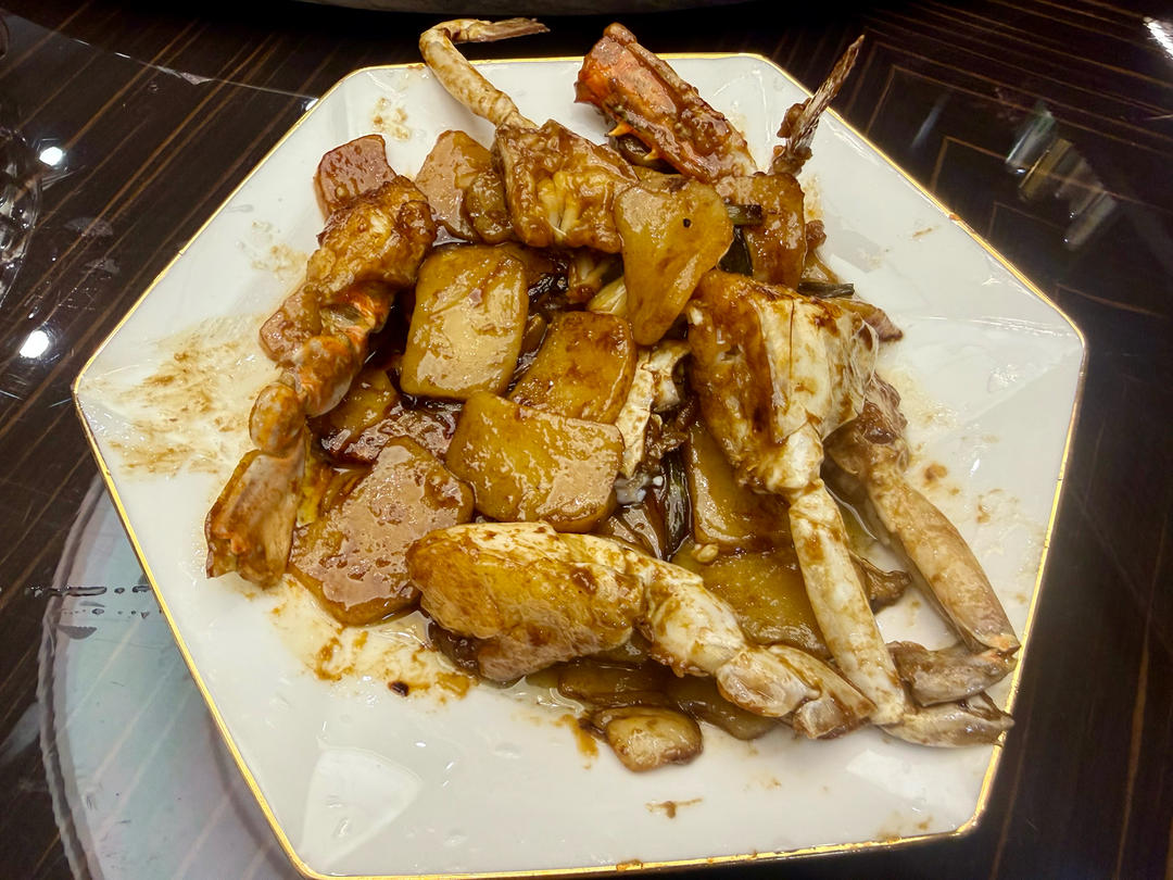 梭子蟹炒年糕～标准的江浙菜