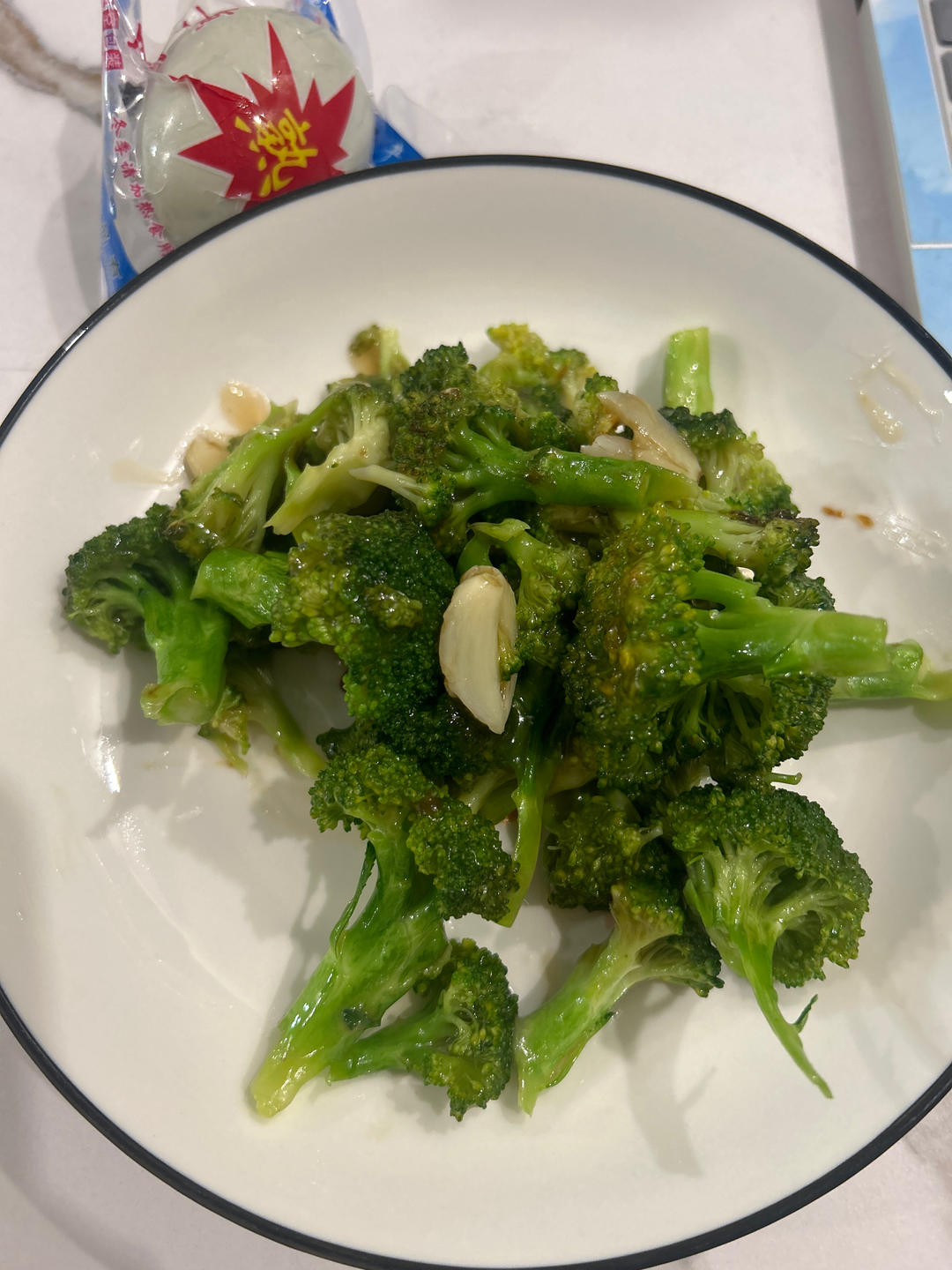 好吃到爆的耗油蒜蓉西兰花(从不修图，喜欢请关注)