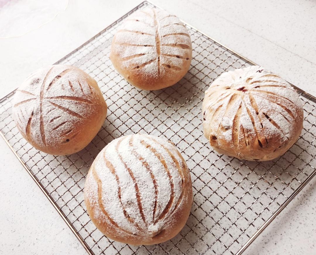 全麦蔓越莓核桃软欧