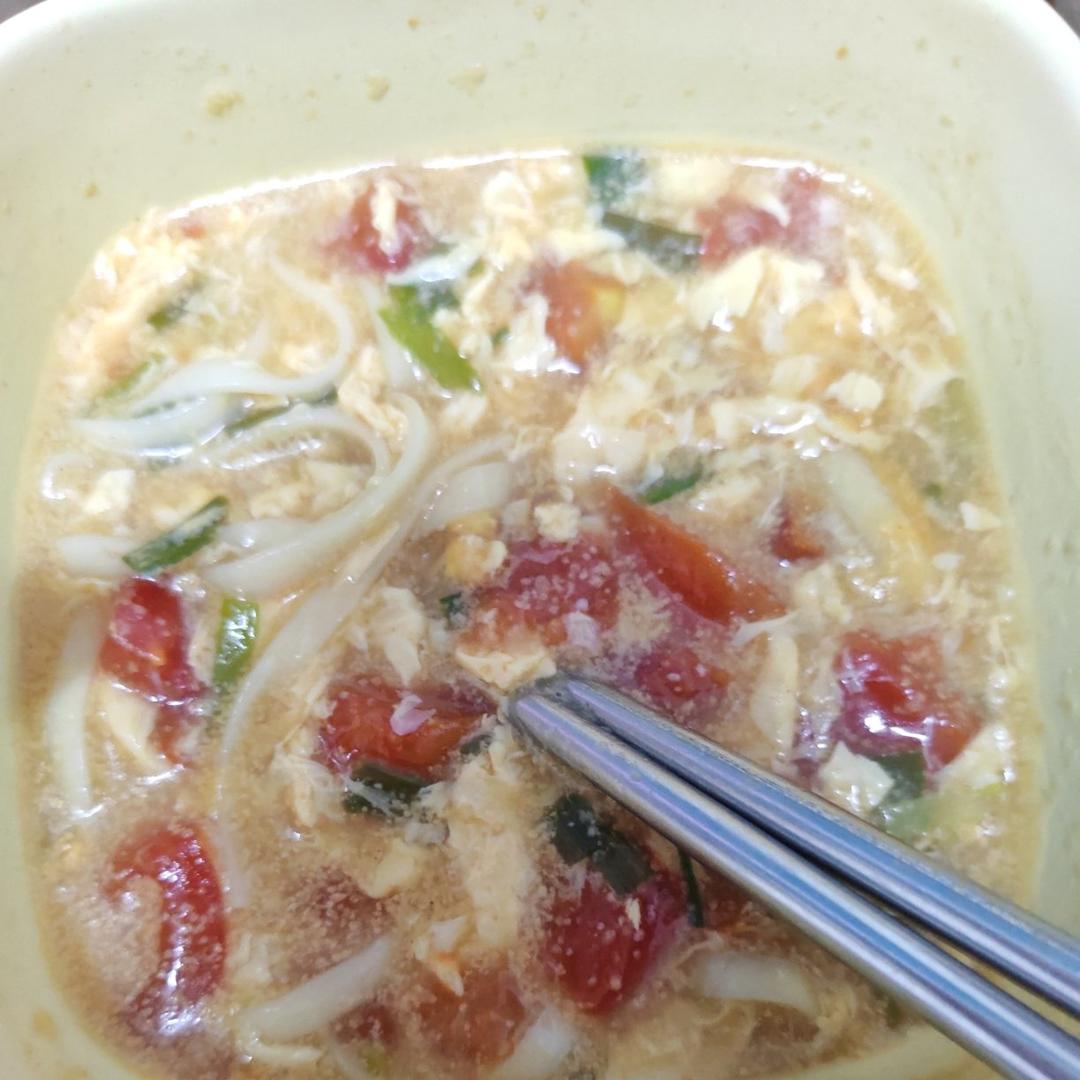 【跟我做不会错】简单又好喝的西红柿鸡蛋汤，家常又营养哦