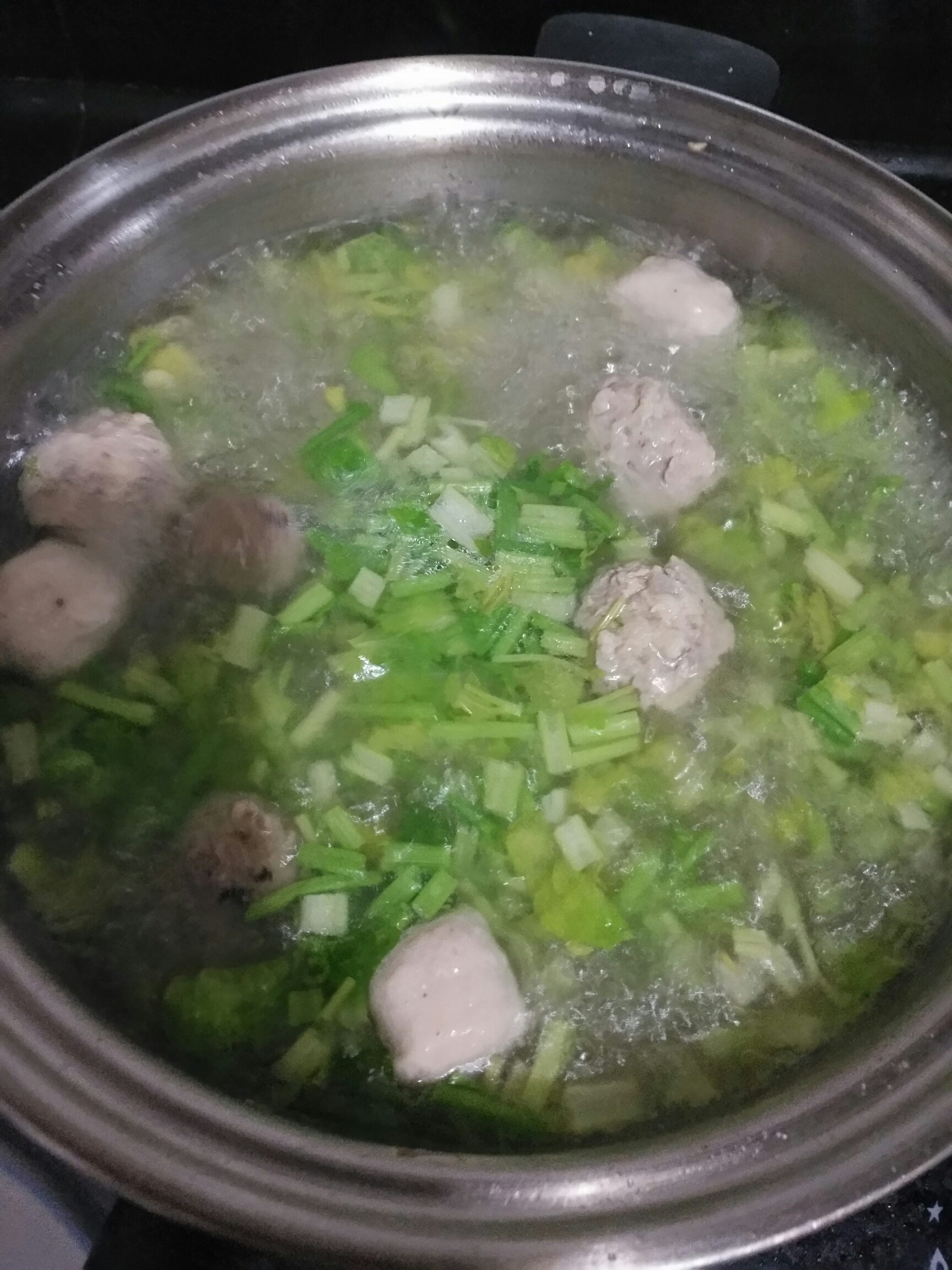 丸子芹菜汤的做法