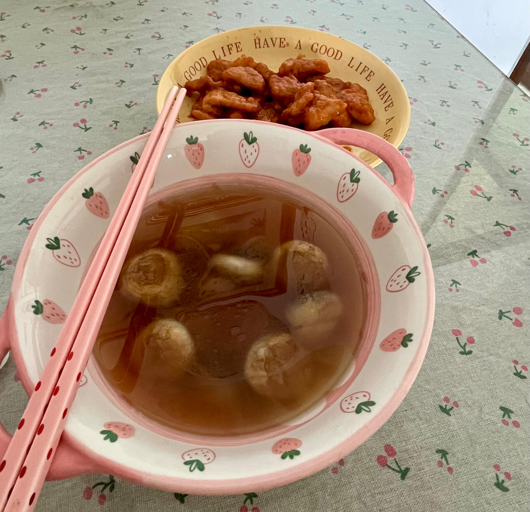 鲜掉眉毛口蘑汤