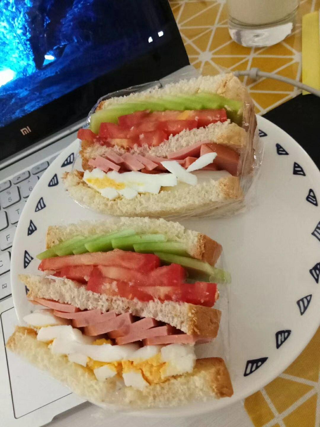 如何做超厚的沼三明治~详细tip！牛油果鸡蛋午餐肉三明治~