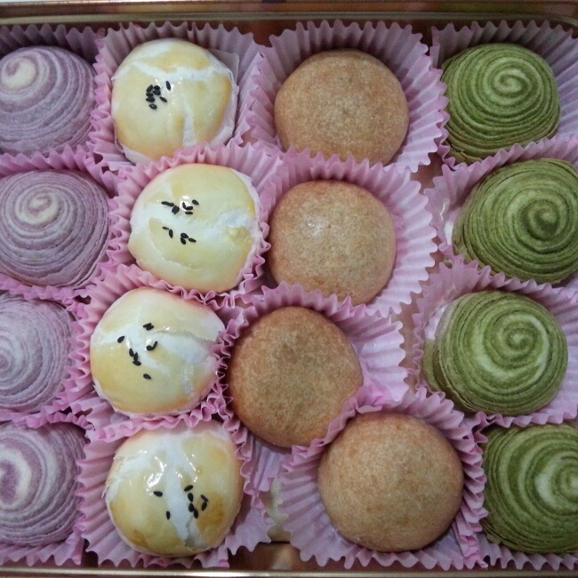 蛋黄酥~紫薯、抹茶、原味~花好月圆，中秋快乐~内附一次做六色蛋黄酥方法~
