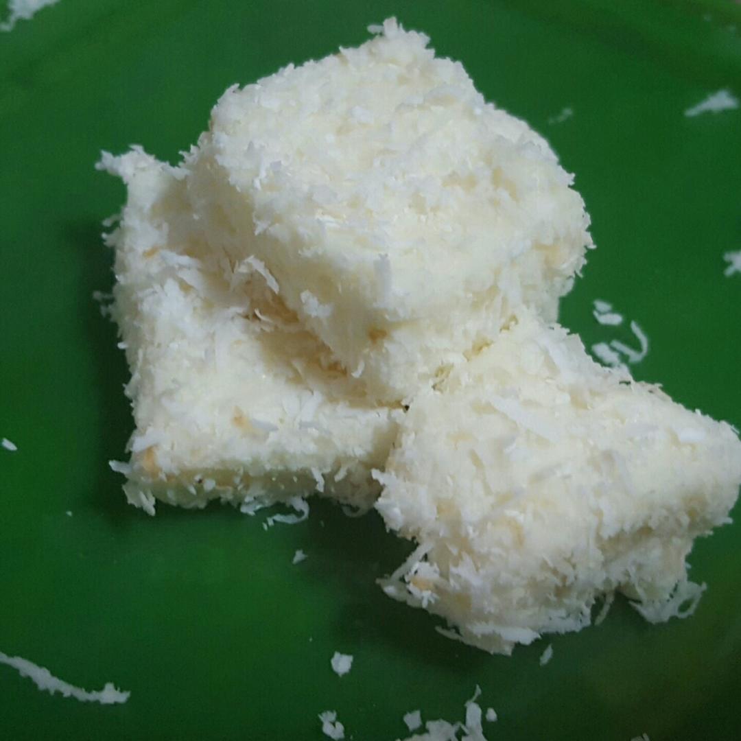 完胜85度C牛奶椰丝小方