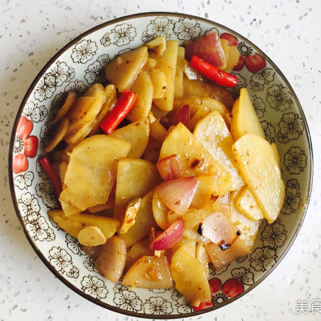 边吃边流泪的「孜然土豆片」