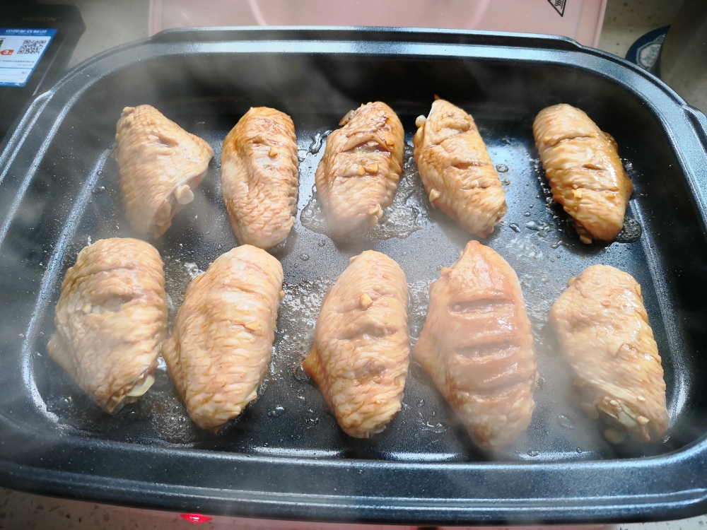 减脂餐必备➡️无油低脂的蒜香鸡翅的做法 步骤3