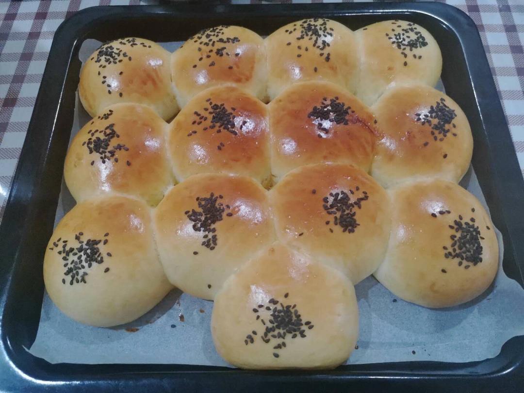 普通面粉做的柔软小餐包