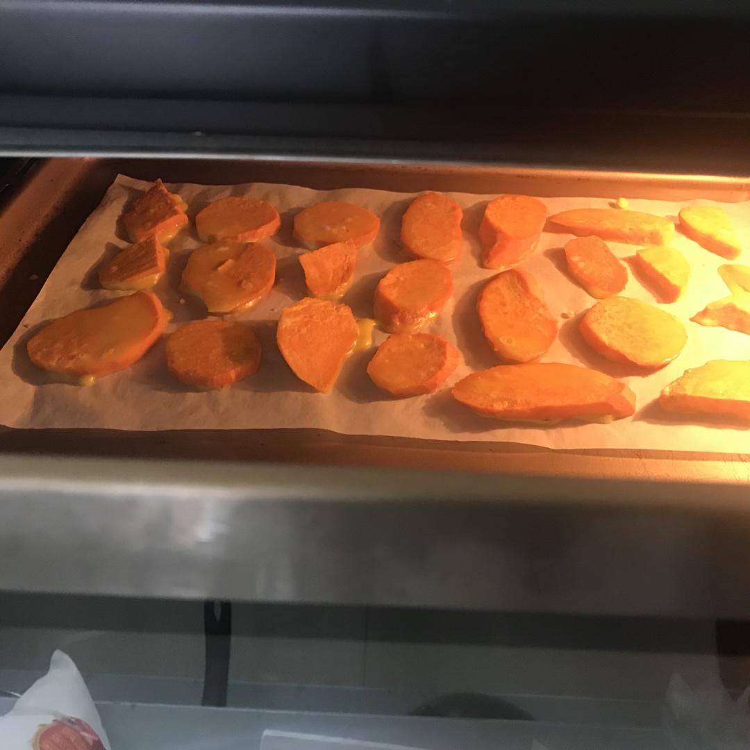 一吃就爱上❗️香甜软糯的烤红薯片❗️巨好吃～追剧必备！