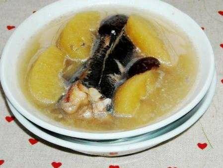 孕妇苹果黑鱼汤的做法