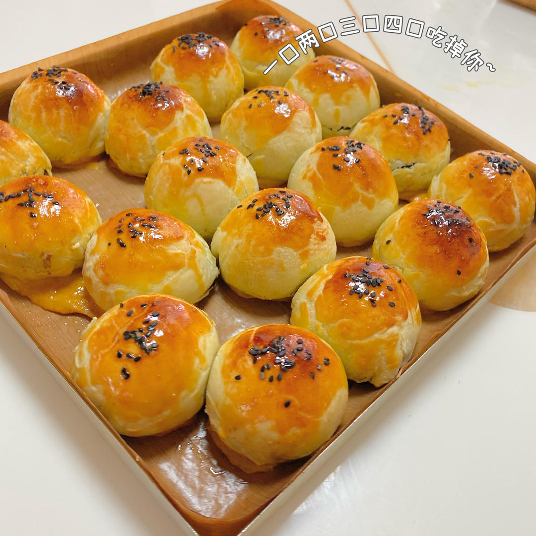 酥到掉渣的蛋黄酥（黄油版）