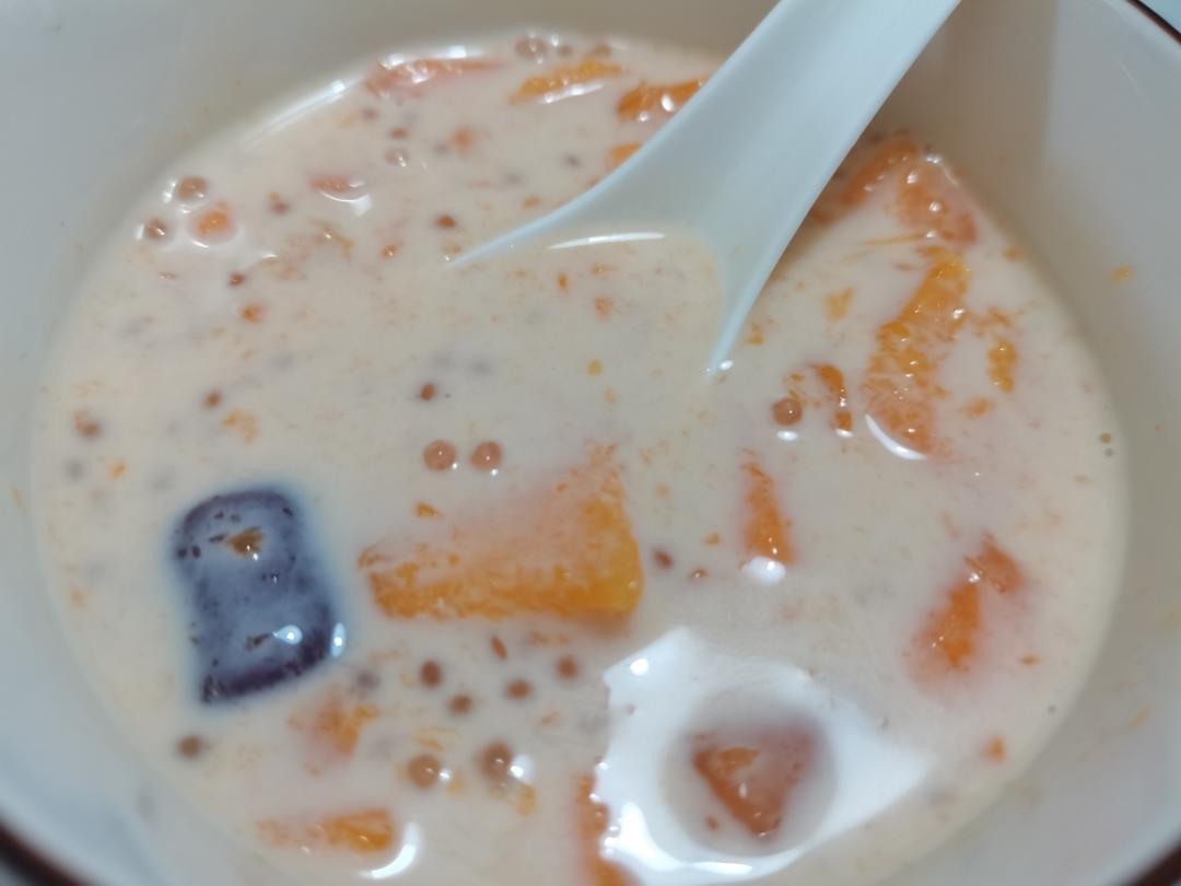 港式甜品——杨枝甘露(芒果西米露)附芒果花切法