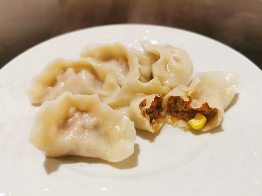 胡萝卜玉米鸡肉虾饺子