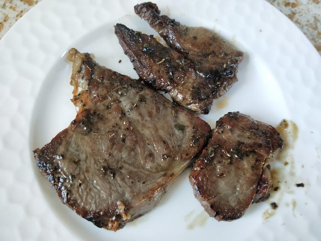 好吃到哭的煎牛排