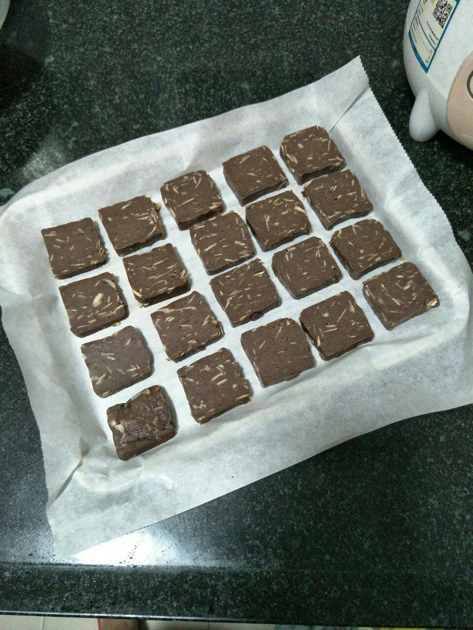 巧克力控必做👉一口酥脆的杏仁巧克力曲奇🍪